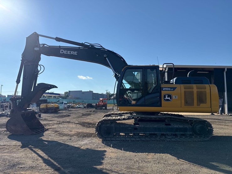 2022-deere-210g-lc-image-8
