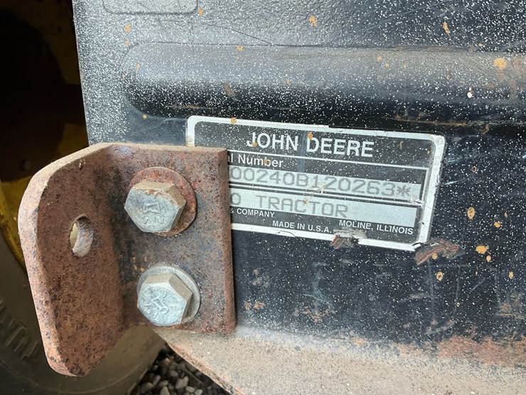 john-deere-240-image-8