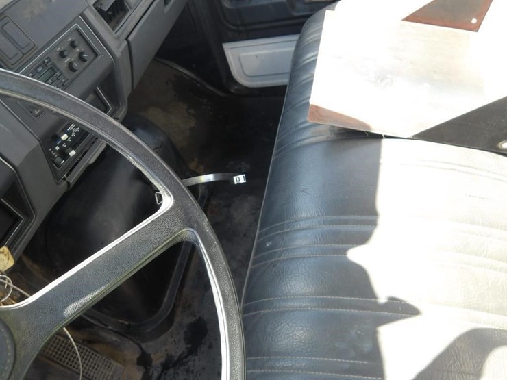 1993-ford-f700-image-20