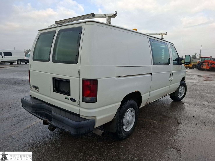 2011-ford-cargo-image-5