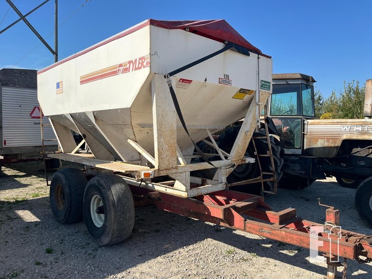 tyler-dry-fertilizer-spreader-8037-image-1
