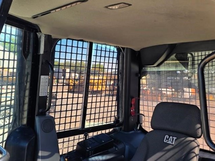 2021-caterpillar-d3-image-60