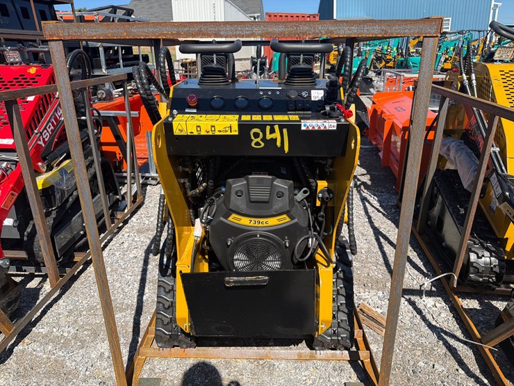 #841-•-agt-mx-crt23-mini-skid-steer-image-3