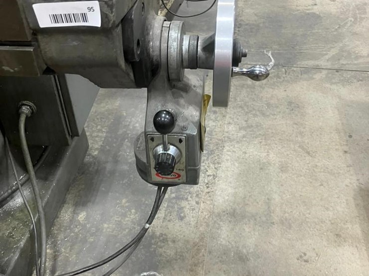 bridgeport-textron-3-axis-vertical-milling-machine,-series-2,-58"-x-11"-power-feed-table,-r8-taper,-image-4