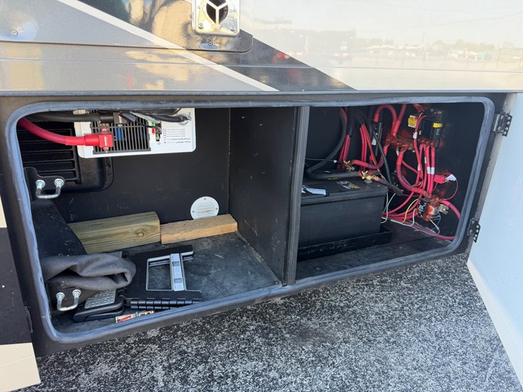 2018-ford-f550-image-14