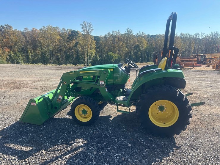 2022-john-deere-3043d-image-8