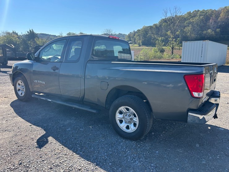 2005-nissan-titan-image-3