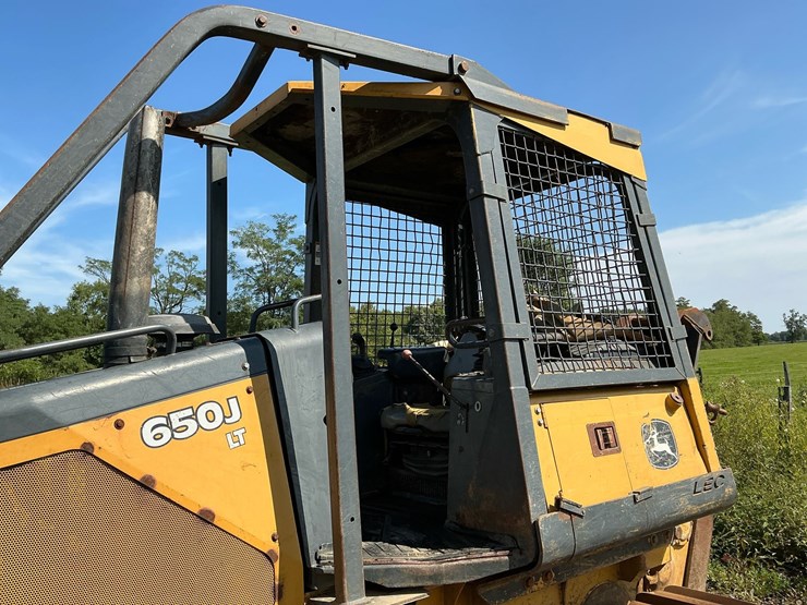 deere-650j-lt-image-23