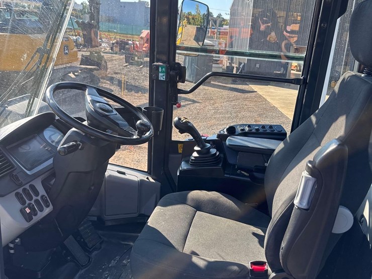 2019-komatsu-wa270-8-image-26