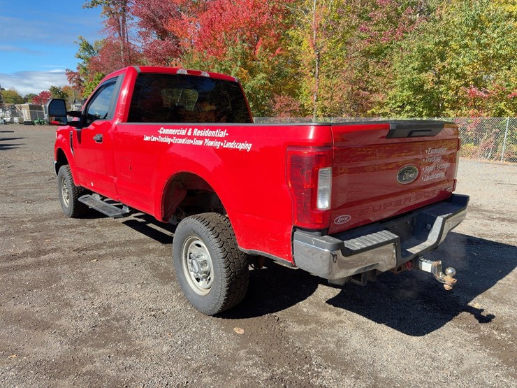 2017-ford-f250-xl-image-3