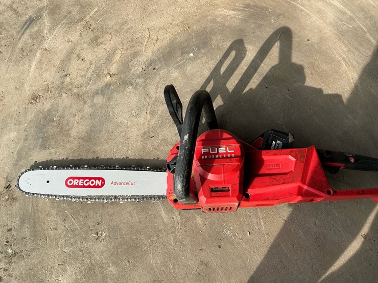 #110-•-milwaukee-m18-fuel-16"-cordless-chainsaw-&-handheld-blower-lot-image-5