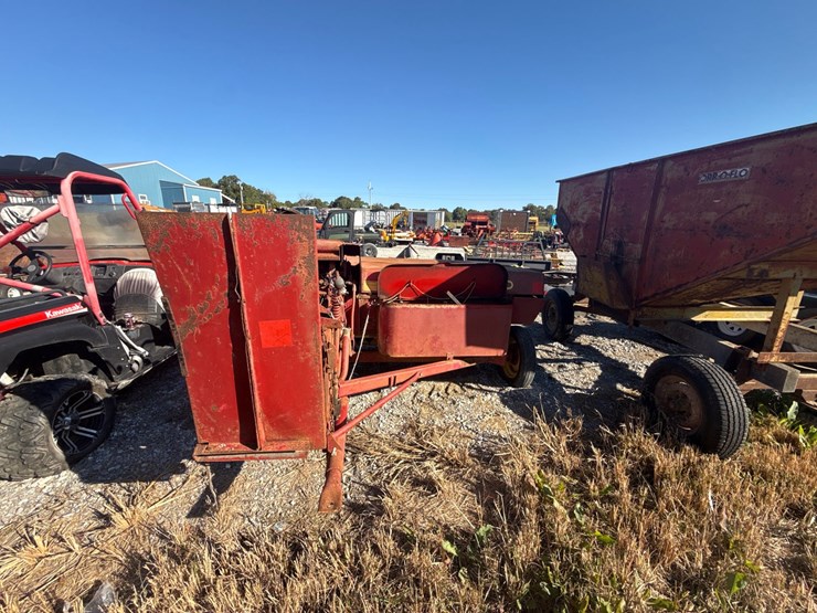 new-holland-310-image-4