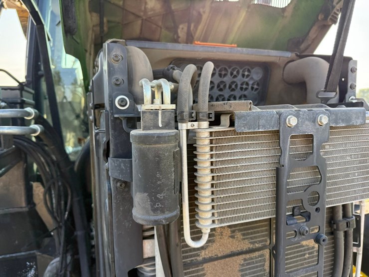 2017-john-deere-6110m-image-75