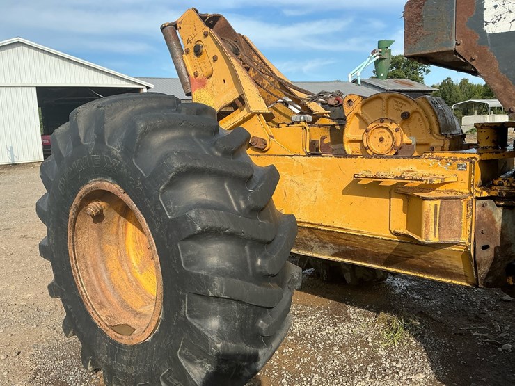 deere-640g-image-37
