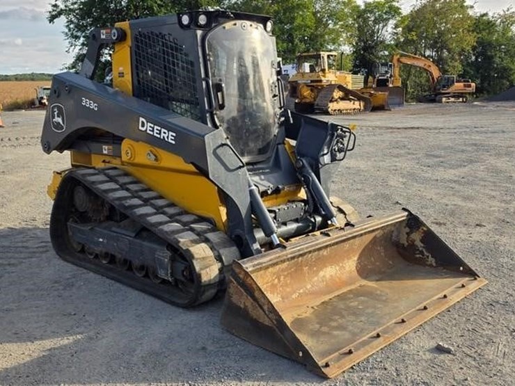 2022-deere-333g-image-1