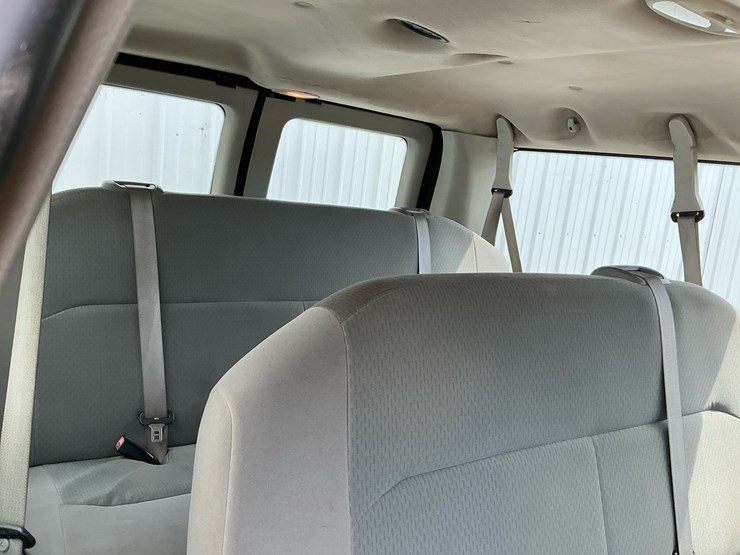 2009-ford-e350-image-21