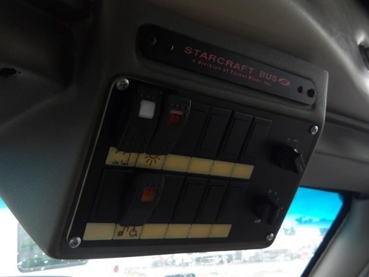 2017-ford-e450-image-23