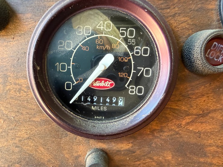 2001-peterbilt-362-image-19