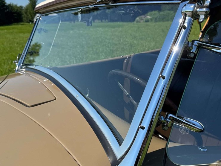 1935-ford-deluxe-phaeton-image-63