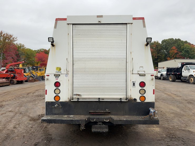 2013-ford-f550-xl-image-4