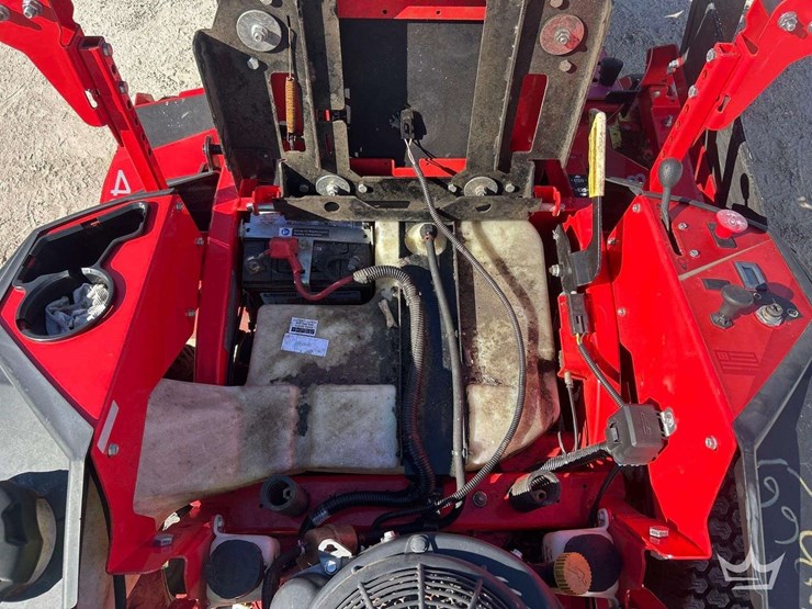 2021-gravely-zthd-48in-zero-turn-commercial-mower-image-10