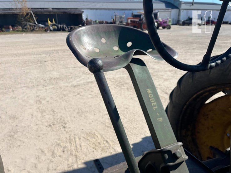 john-deere-b-image-10