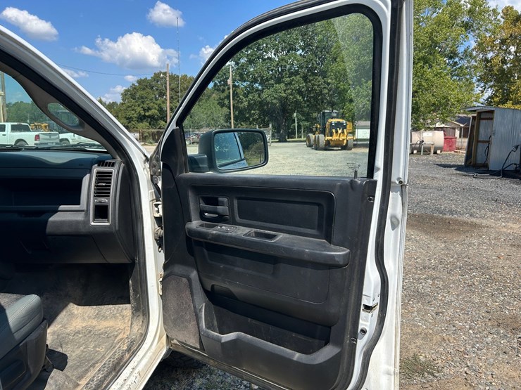 2014-dodge-1500-image-51