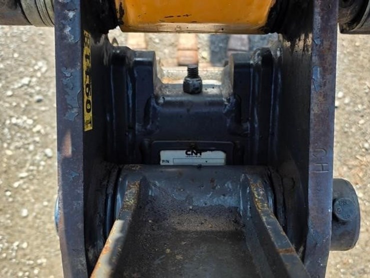 2018-case-cx37c-image-43