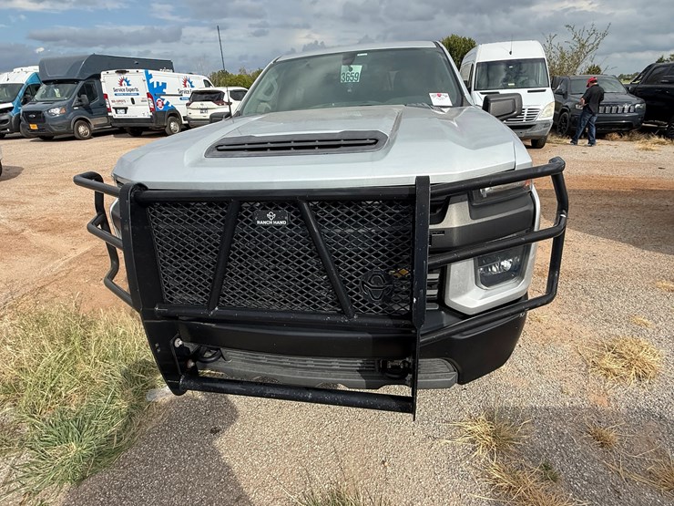2021-chevrolet-silverado-2500hd-image-9