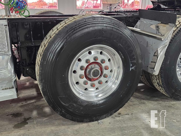 2009-kenworth-t800-image-23