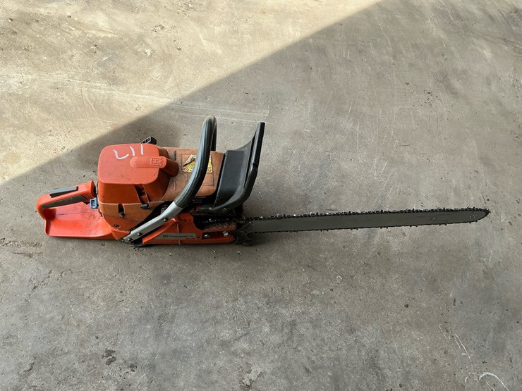 #117-•-2011-husqvarna-390xp-chainsaw-image-3