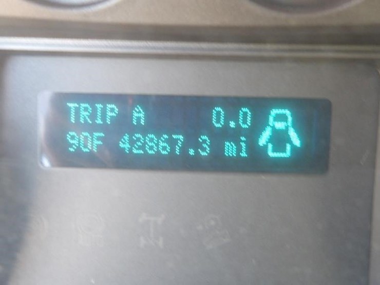 2011-ford-f550-image-24