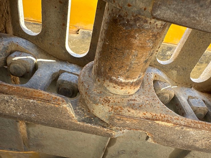2022-deere-210g-lc-image-21