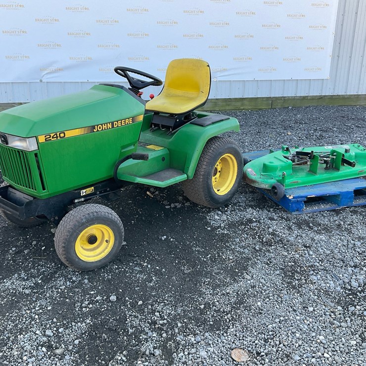 JOHN DEERE 240
