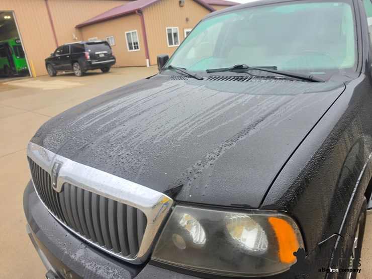 2004-lincoln-navigator-image-14