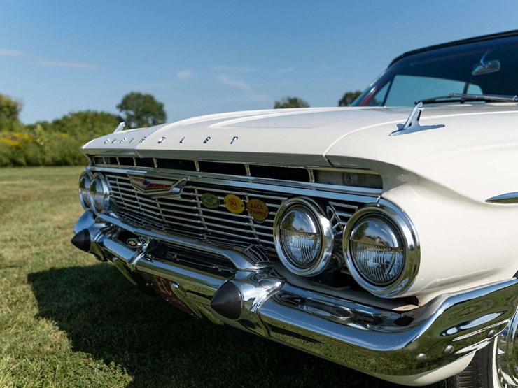 1961-chevrolet-impala-convertible-unrestored-original-image-47