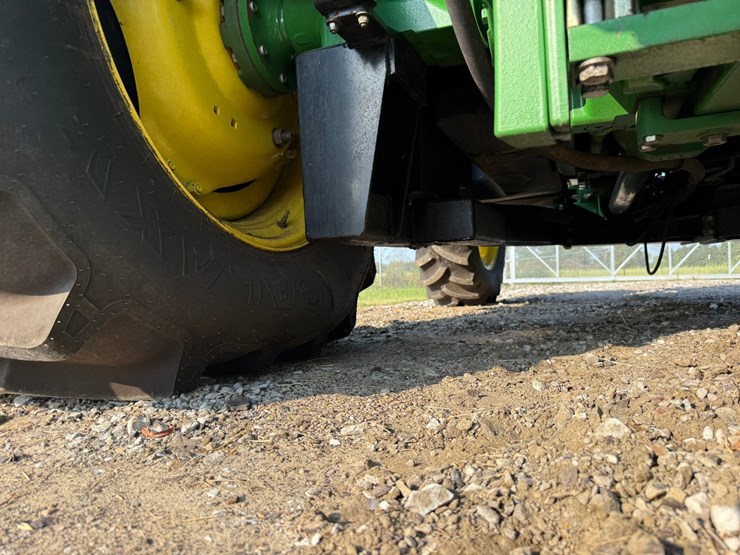 2017-john-deere-6110m-image-31