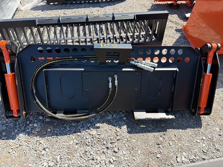 #801-•-72”-skid-steer-hydraulic-bucket-image-2