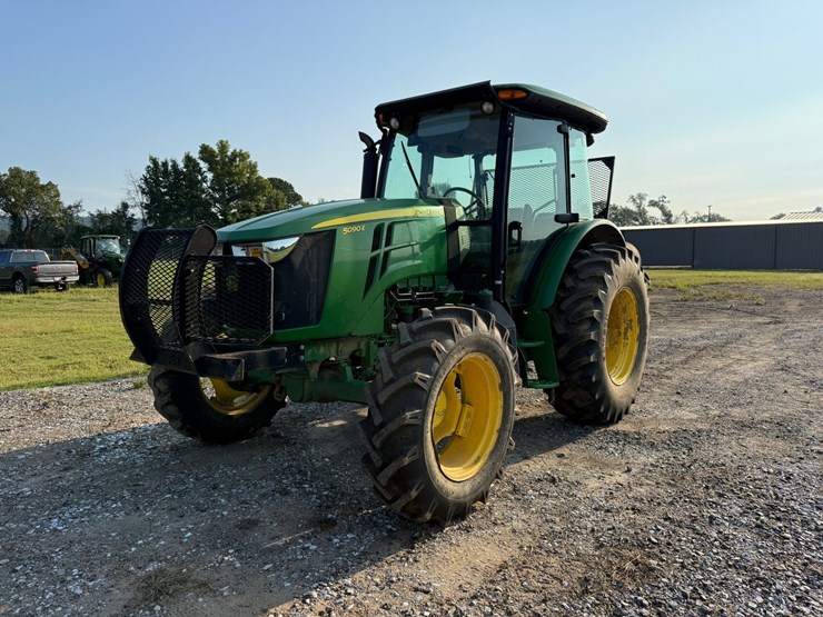 2019-john-deere-5090e-image-1
