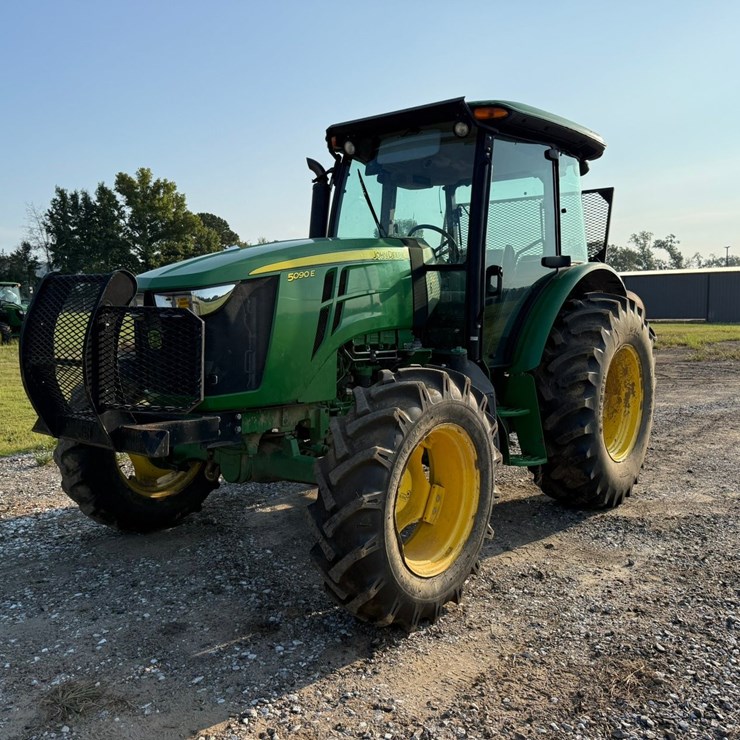2019 JOHN DEERE 5090E