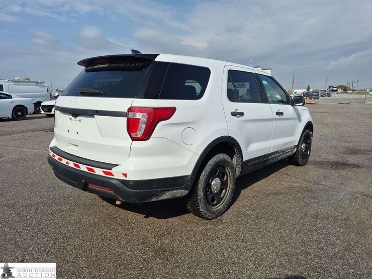 2018-ford-explorer-image-5
