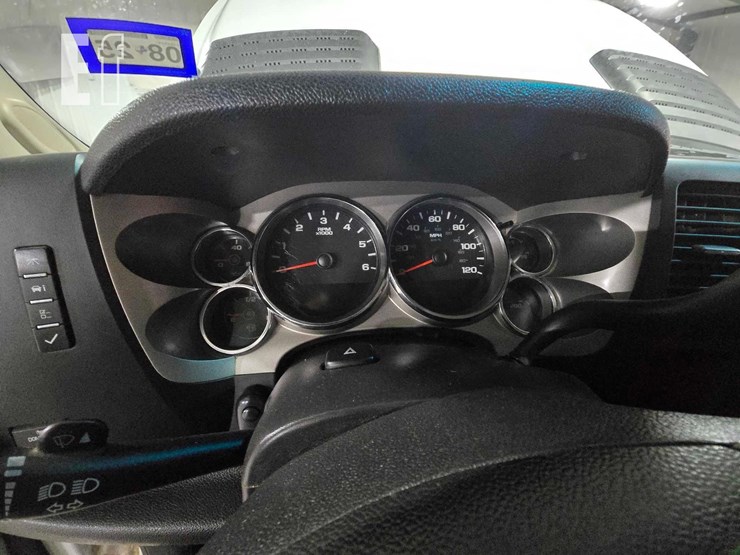 2013-chevrolet-silverado-3500hd-image-12