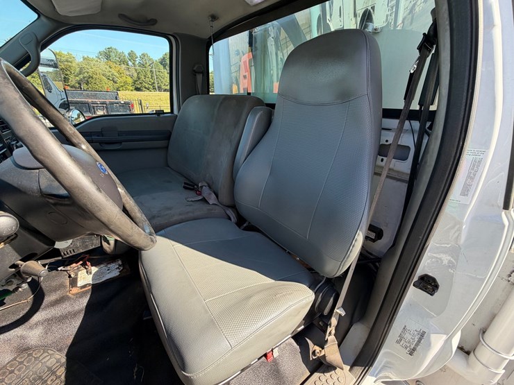 2008-ford-f650-image-26