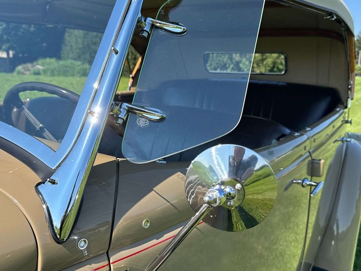 1935-ford-deluxe-phaeton-image-60