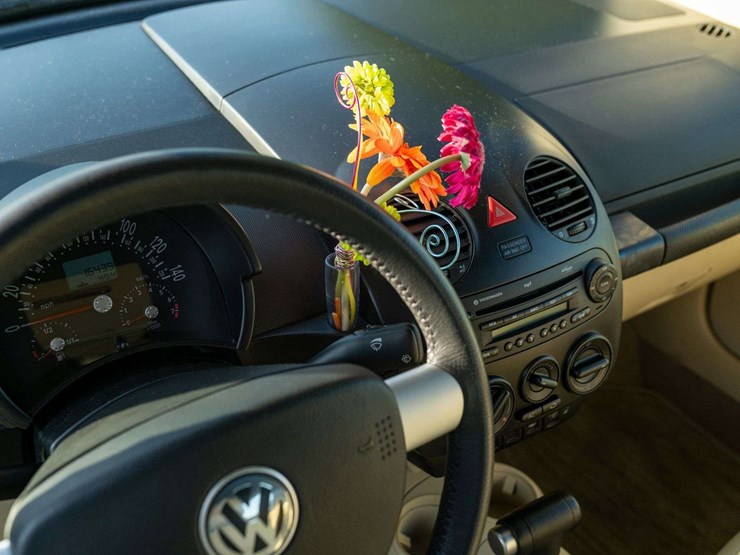 2005-volkswagen-new-beetle-gls-convertible-16,500-original-miles-image-32