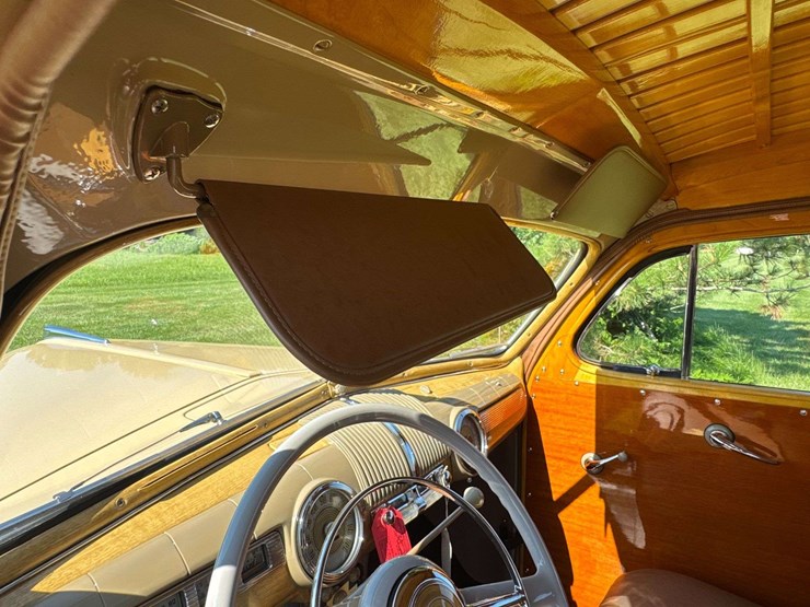 1947-ford-super-deluxe-woody-wagon-image-74