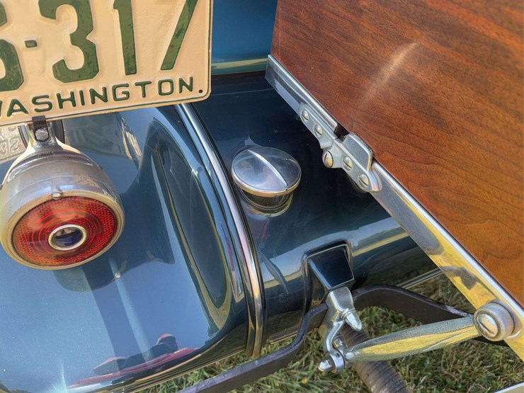 1932-cadillac-v-16-fleetwood-image-41