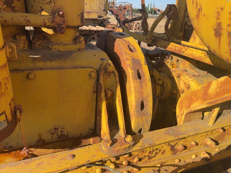 caterpillar-60-image-23