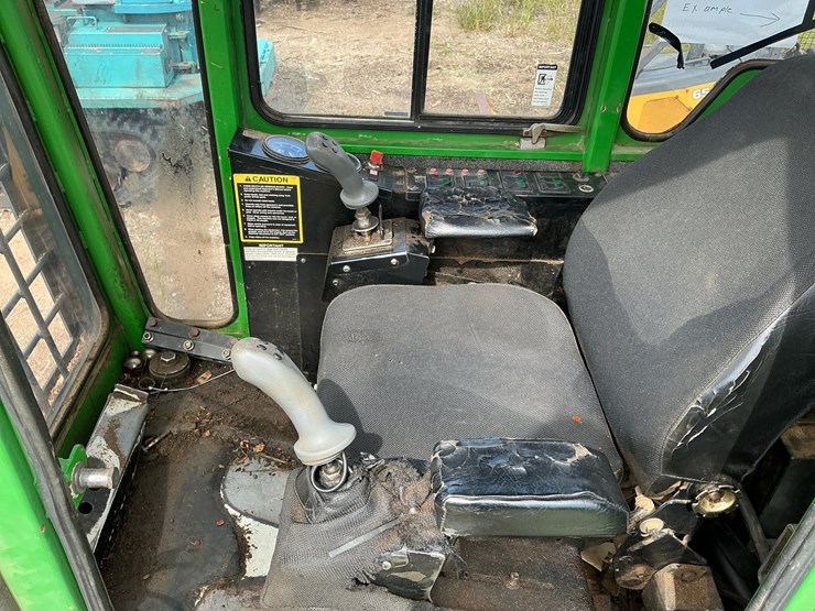 deere-335c-image-22
