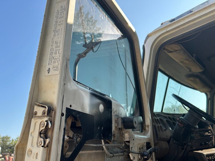 #10581-•-2006-mack-cxn613-daycab-s/a-truck-tractor-1m1ak06y36n008620-inv#10581-image-39